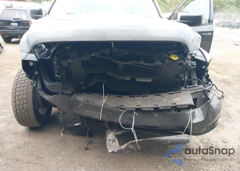 2017 Ram 1500 Express 4X4 6'4 Box z USA, uszkodzony, nr VIN 1C6RR7FG5HS580086